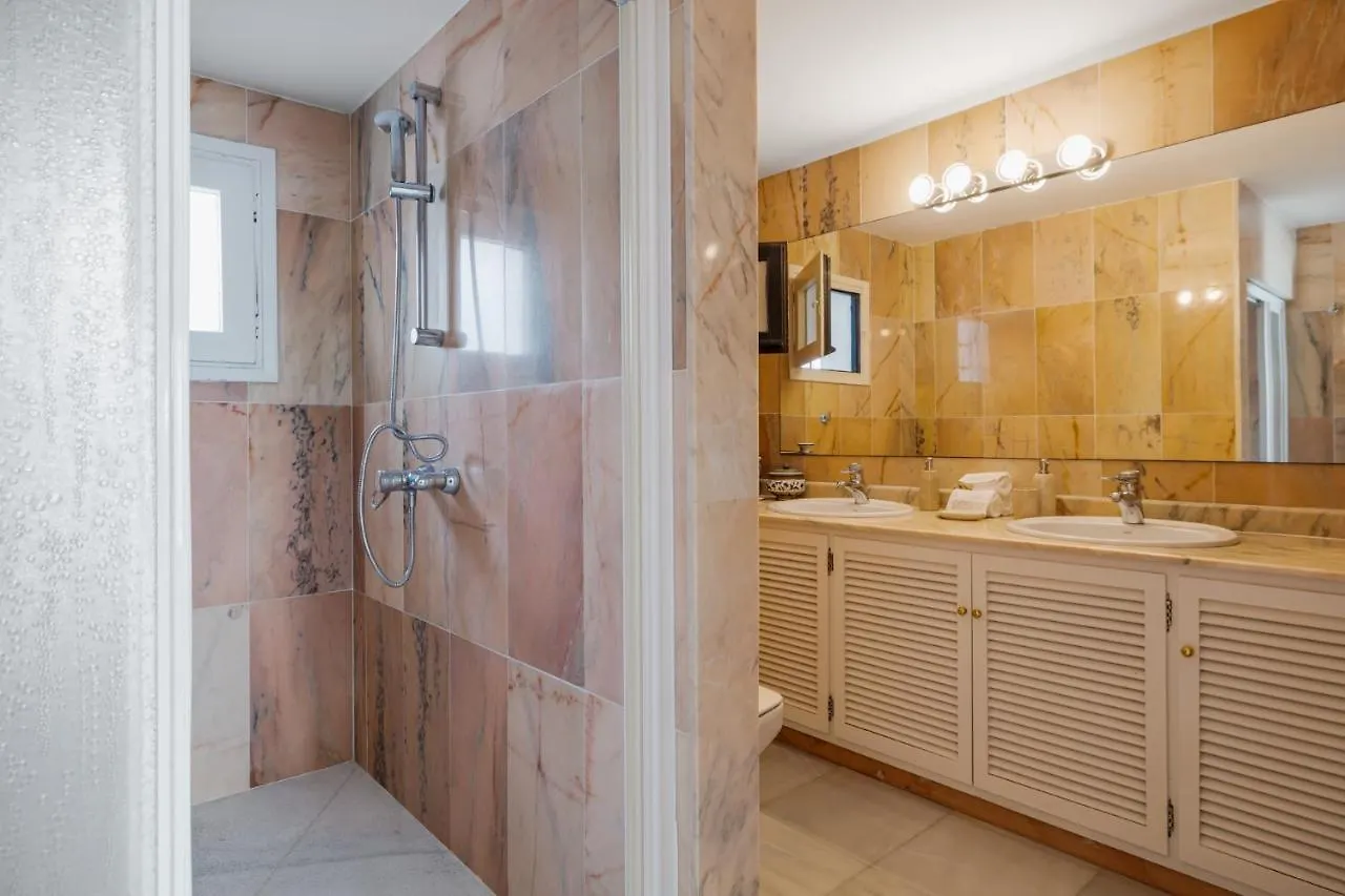 Luxurious Frontline Penthouse In Puerto Banus Daire Marbella